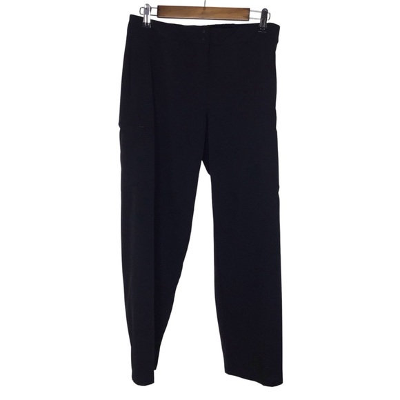 Lululemon Ventlight Cargo Mid Rise Crop in Black Size 8. - Picture 1 of 11